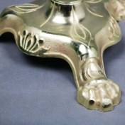 تصویر پایه پرچم تشریفات پنجه شیری طلایی – نقره ای 