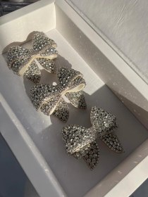 تصویر پاپیون نگین درشت 