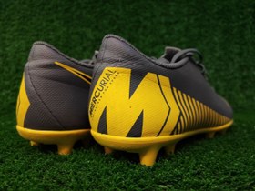 تصویر کتونی کفش استوک دار چمنی اورجینال نایک سایز۴۰ Football shoes