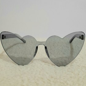 تصویر عینک فانتزی قلبی 