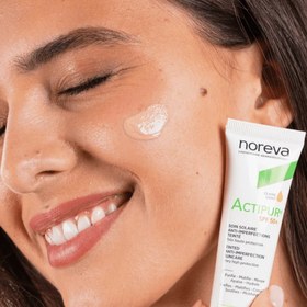 تصویر بی بی کرم ضد جوش نوروا رنگ لایت SPF50 حجم ۳۰ میلی لیتر 