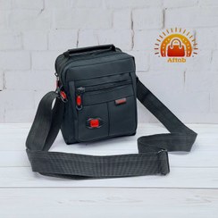 تصویر کیف دوشی برزنتی مردانه اسپورت وسط دوخت طرح Pierre Cardin 