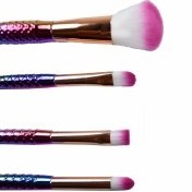 تصویر ست چهار تکه براش آرایشی طرح ماهی ا Set of 4 pieces of fish design cosmetic brush Set of 4 pieces of fish design cosmetic brush