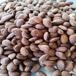 تصویر مغز بادام درختی تفت داده بی نمک 