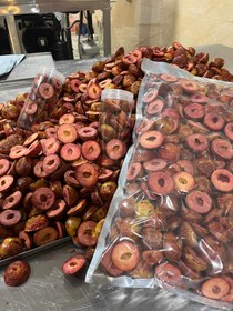 تصویر میوه خشک الو سیاه - متوسط Black plum dried fruit