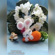 تصویر عروسک بافتنی خرگوش و هویج 