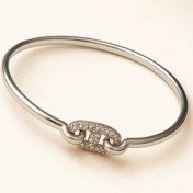 تصویر بنگل قفلی نگین‌دار نقره‌ای 