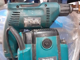 تصویر پیچ گوشتی برقی اسکروگان ترکمتر دار ماکیتا ژاپن اصلی مدل MAKITA 6821 استوک 