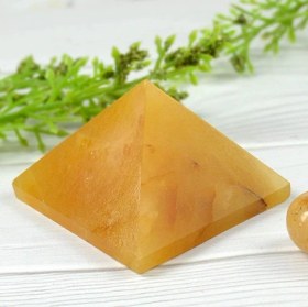 تصویر هرم سنگ سیترین 