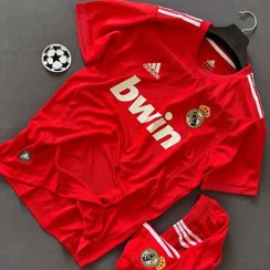 تصویر کیت فوتبال رئال مادرید قرمز ۲۰۱۲ با شورت 