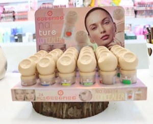 تصویر کانسیلر پددار 