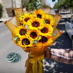تصویر دسته گل 9 شاخه آفتابگردان 