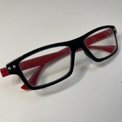 تصویر عینک طبی 79 تومنی مشکی قرمز 