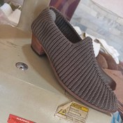 تصویر شاه گیوه پاشنه قیصری سایز ۴۰ چرم طوسی 