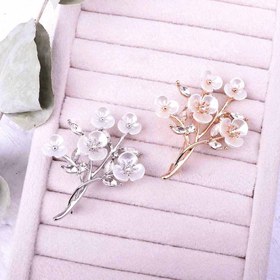 تصویر سنجاق سینه شکوفه 