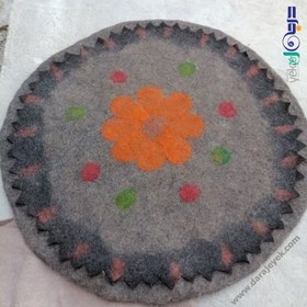 تصویر نمد سنتی پشم گوسفندی 