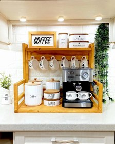 تصویر استند چوبی کافه بار مسترکلاغ – نظم‌دهنده برای قهوه‌ساز و فنجان استند کافه بار ساده یک رنگ