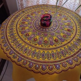 تصویر رومیزی پته دوزی با رنگ زرد اصیل سنتی 