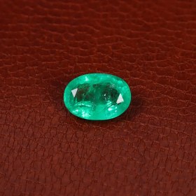 تصویر نگین زمرد کد 30140 Emerald stone