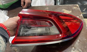 تصویر چراغ خطر گلگیر هیوندای آزرا سمت راست ۲۰۱۸ Tail light