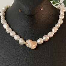 تصویر گردنبند مروارید باروک اصل با صدف طبیعی 9 میلیمتر Baroque pearl necklace with natural shell