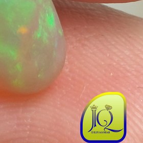 تصویر نگین اوپال سفید 