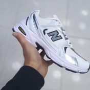 تصویر کتونی نیوبالانس 530 +بند هدیه - سفید نقره ای / 40 