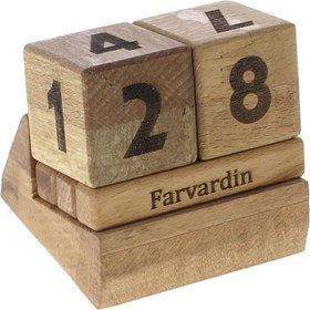 تصویر تقویم رومیزی چوبی مکعبی با فونت انگلیسی Wooden cube calendar