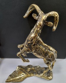 تصویر تندیس قوچ روی صخره 