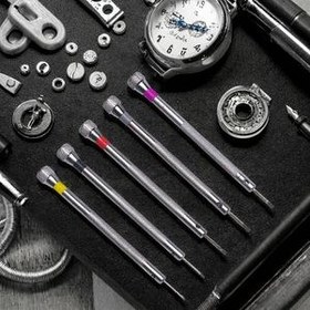 تصویر پیچ‌گوشتی ریز ساعتی دوسو 