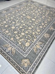 تصویر فرش ماشینی ۷۰۰ شانه تراکم ۲۵۵۰ گل برجسته سایز ۹ متر طوسی 