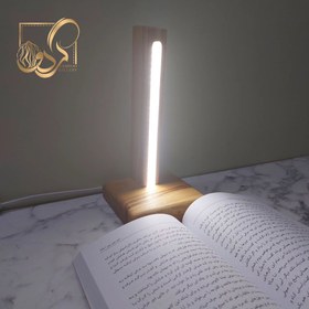 تصویر چراغ مطالعه ترکیبی از چوب و رزین ساخته شده از 
