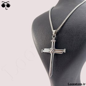 تصویر گردنبند صلیب استیل رنگ نقره ای 