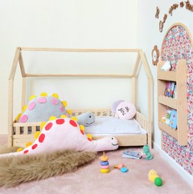 تصویر بامپر تخت نوزاد دایناسوری رنگ طوسی روشن 