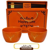 تصویر ظرف نودل همراه با چاپستیک 