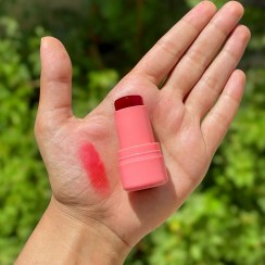 تصویر تینت ژله ای لب و گونه میلک میکاپ 