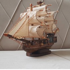 تصویر کشتی چوبی طول ۴۵سانت ارتفاع ۳۰سانت 