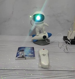 تصویر چراغ خواب کهکشانی مدل فضانورد موشک سوار Rocket Astronaut Galaxy Projector Night Light Lamp