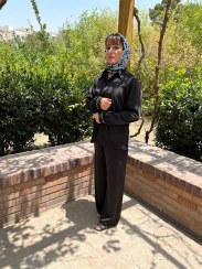 تصویر شومیز مزونی مشکی کرپ ویسکوز *جواهر دوزی* 