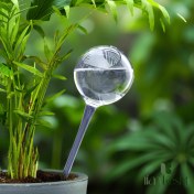 تصویر حباب آبیاری خودکار گیاه (طرح کره) 