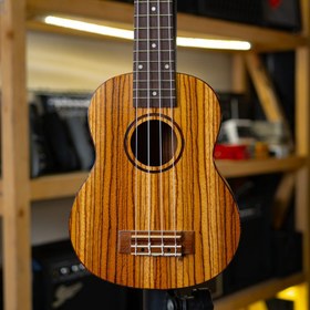 تصویر گیتار یوکللی Ukulele -46 