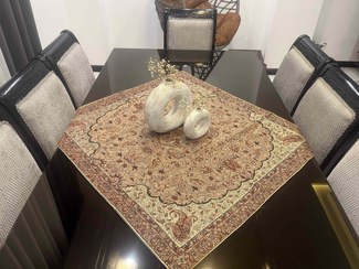 تصویر رومیزی مربع ترمه رنگ نسکافه ای 