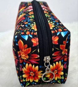 تصویر جامدادی دانشجویی مدل تک زیپ طرح سنتی 