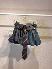 تصویر دامن کوتاه کرواتی 