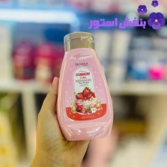 تصویر نمک بدن کیک توت فرنگی حجم 430 گرم 