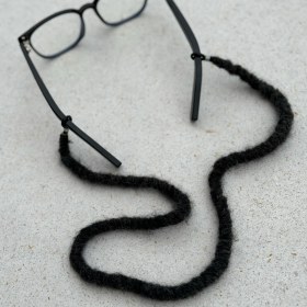 تصویر بند عینک بافت پشمی مشکی 