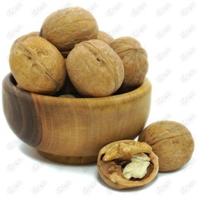 تصویر گردو با پوست Nuts