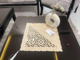 تصویر رومیزی عسلی مخمل طرح ستاره رنگ نسکافه ای 