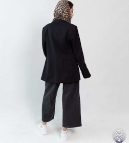 تصویر کت زنانه مشکی – شیک و کلاسیک 