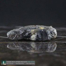 تصویر سنگ راف ایولیت (Iolite) معدنی کلکسیونی کمیاب رنگ سرمه ای بینظیر وزن 27.4 قیراط 